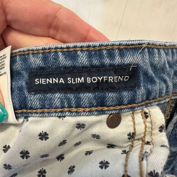 Lucky Brand Sienna Slim Boyfriend Jeans Size 6 / 28 Distressed Mid Rise Stretch - Picture 7 of 10